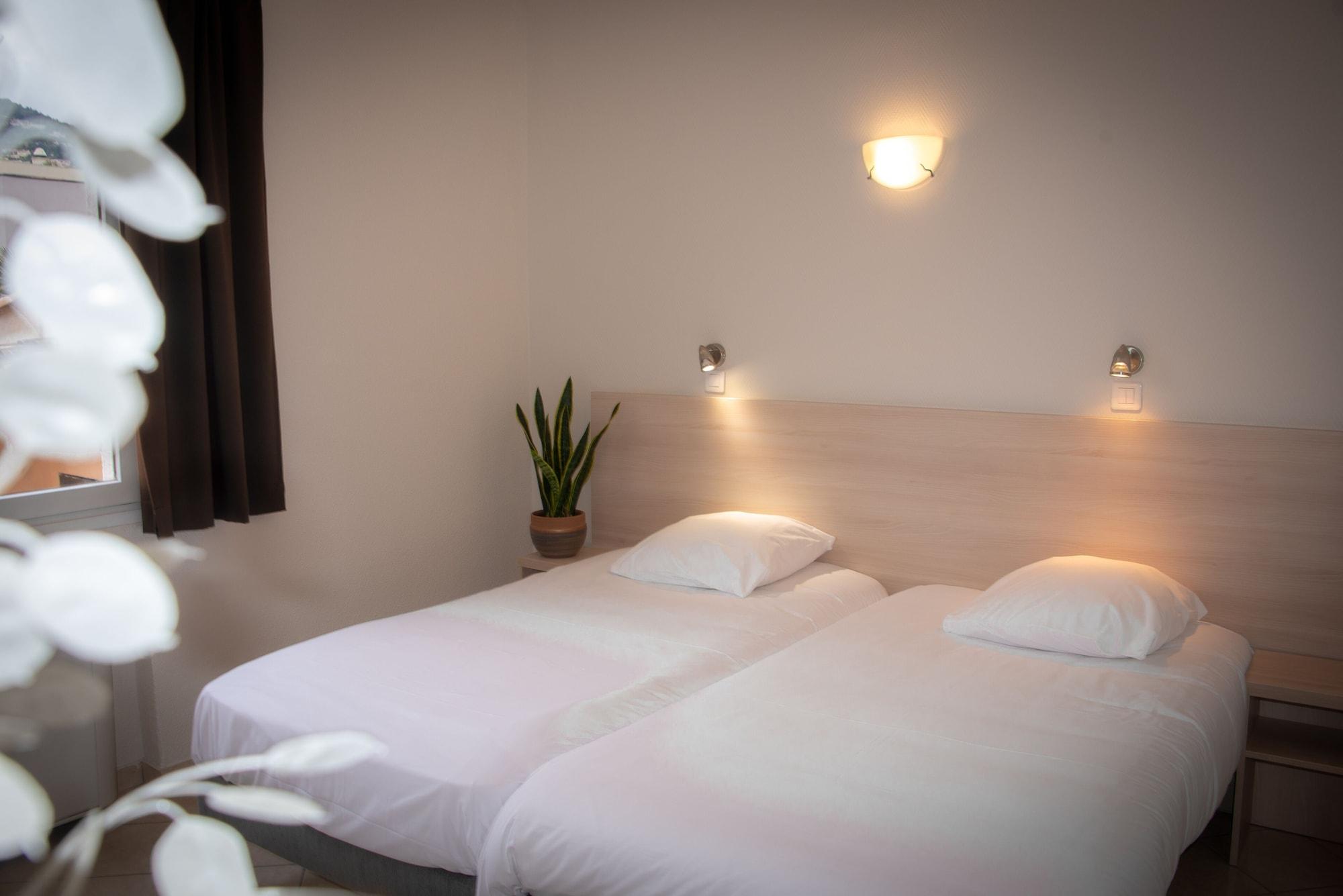 Hotel Et Appartements Reine D'Azur Roquebrune-Cap-Martin Exterior foto