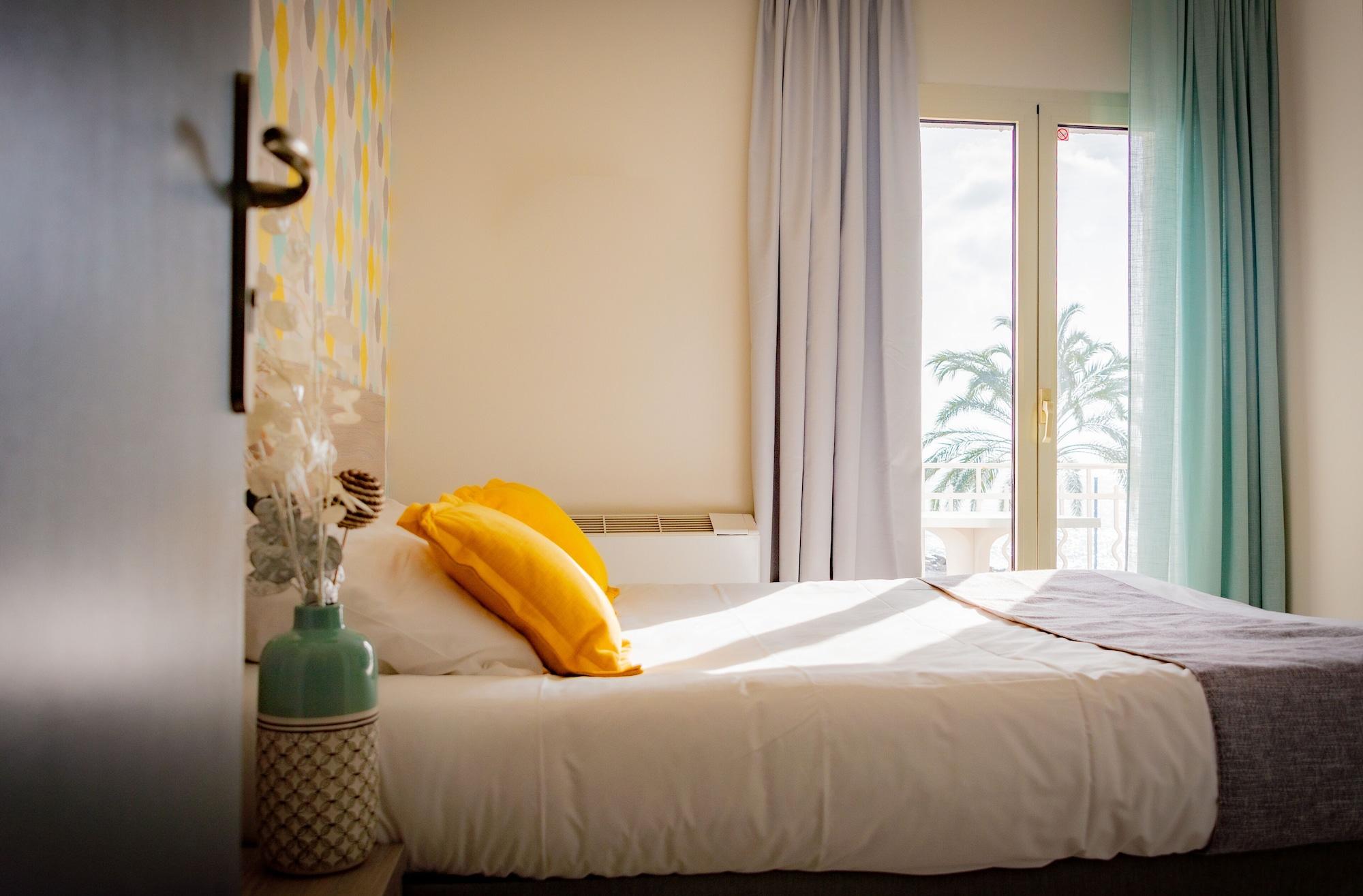 Hotel Et Appartements Reine D'Azur Roquebrune-Cap-Martin Exterior foto